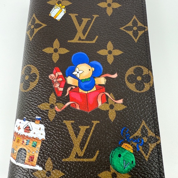 LOUIS VUITTON Passport Cover Monogram Vivienne 2025 Print New in Box - Picture 6 of 11